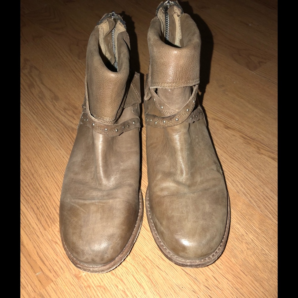 FREE PEOPLE Alamosa taupe booties; size 38.